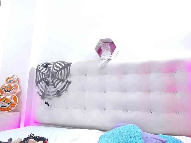 Horny-juliette webcam