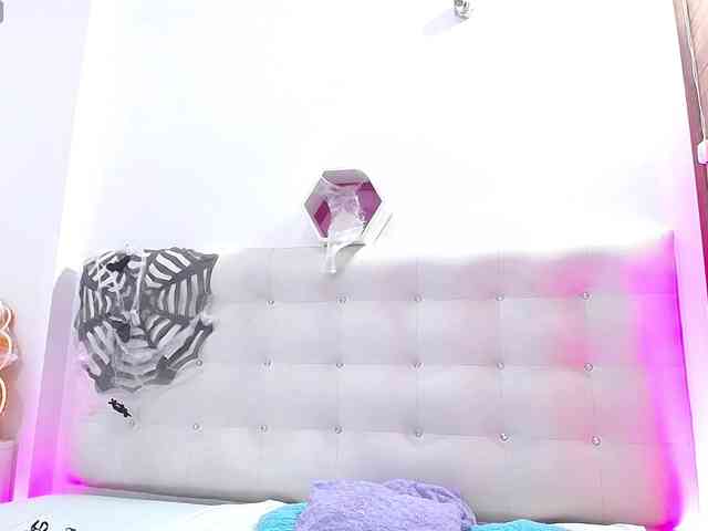 Horny-juliette webcam