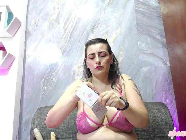Horny-juliette webcam