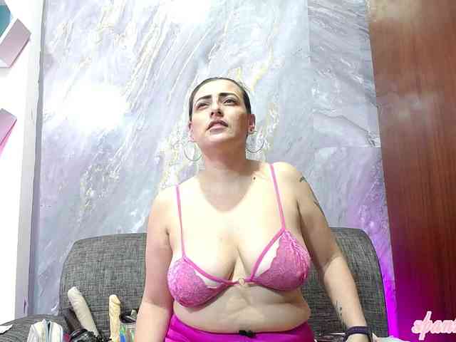 Horny-juliette webcam