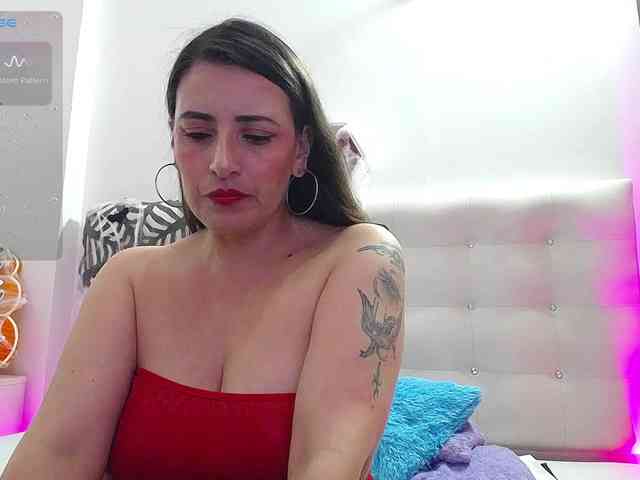 Horny-juliette webcam