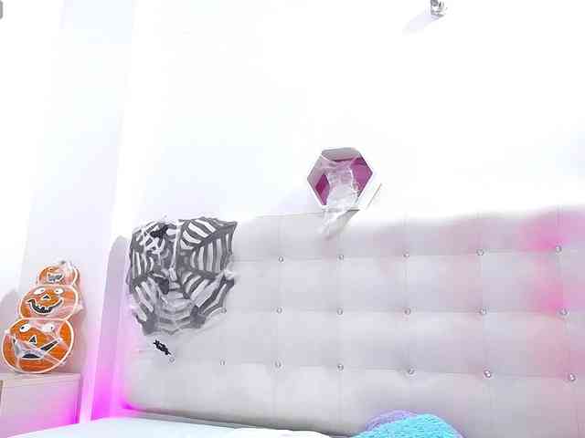 Horny-juliette webcam