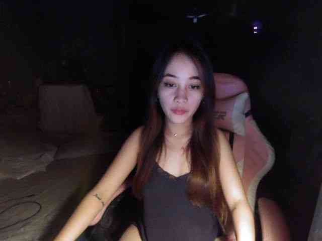 AllieSpankalot webcam