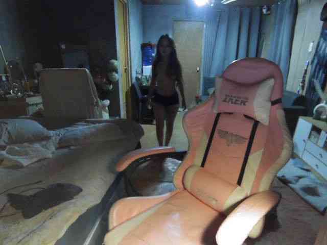 AllieSpankalot webcam