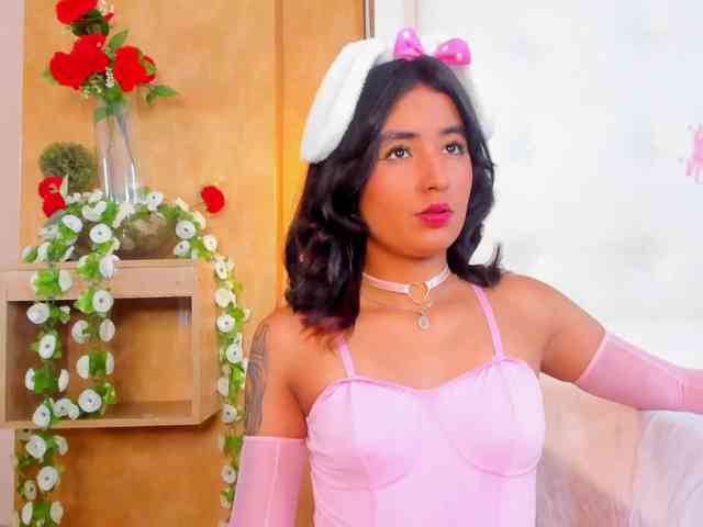 Emiily-Thompson webcam