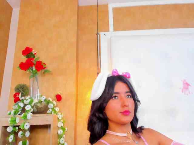 Emiily-Thompson webcam