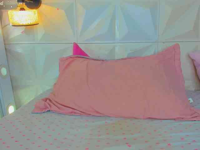 cutelatinaxxx webcam