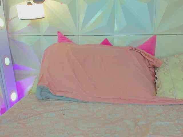 cutelatinaxxx webcam