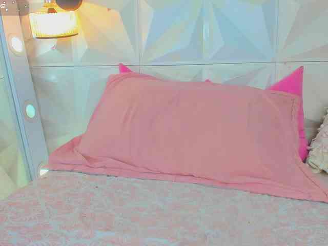 cutelatinaxxx webcam