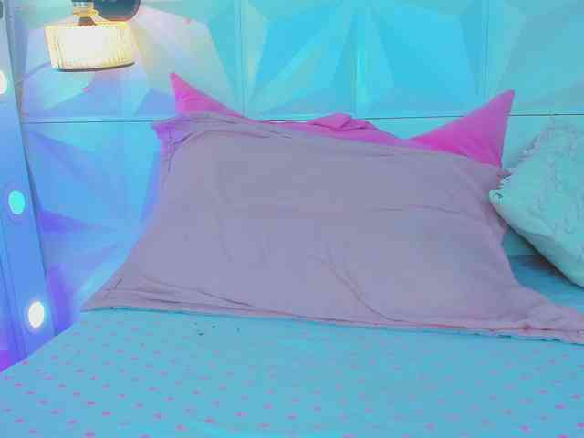 cutelatinaxxx webcam