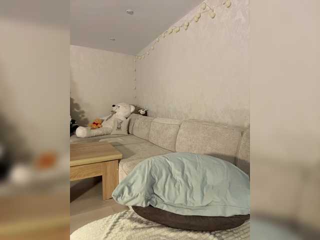 Entra en el chat con el modelo AnyaAngel AnyaAngel