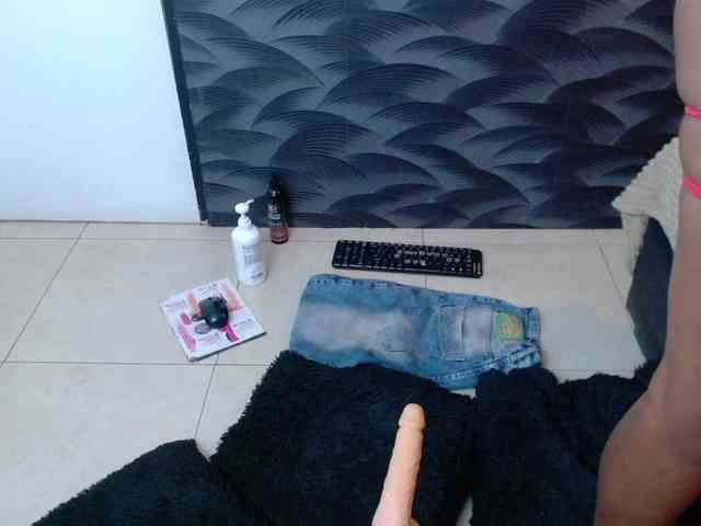 CrystalBrooke3x webcam