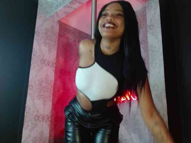 CrystalBrooke3x webcam