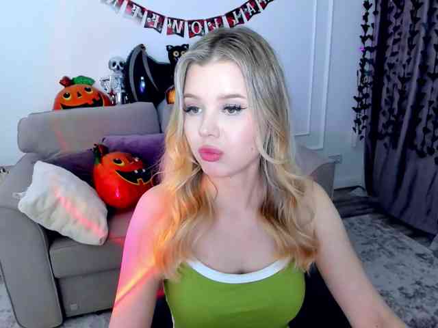 GlamorousGirl webcam