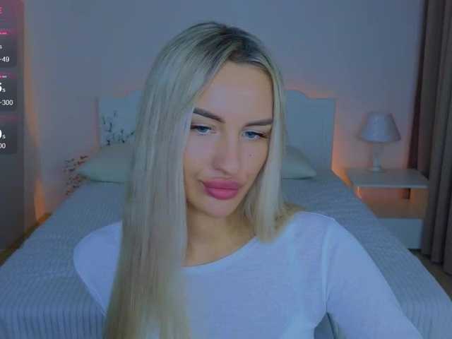 LeilaFlower webcam