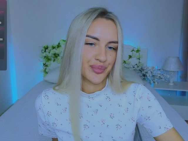 LeilaFlower webcam