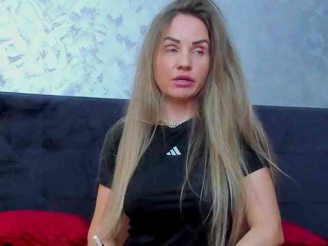 whiteAngel34 webcam