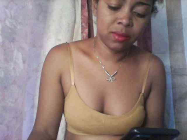 Baby-giiirl23 webcam