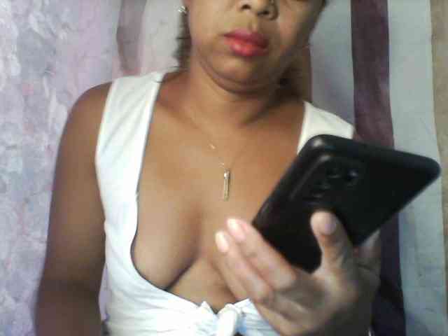 Baby-giiirl23 webcam