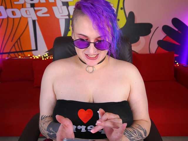 MiaVixenn webcam
