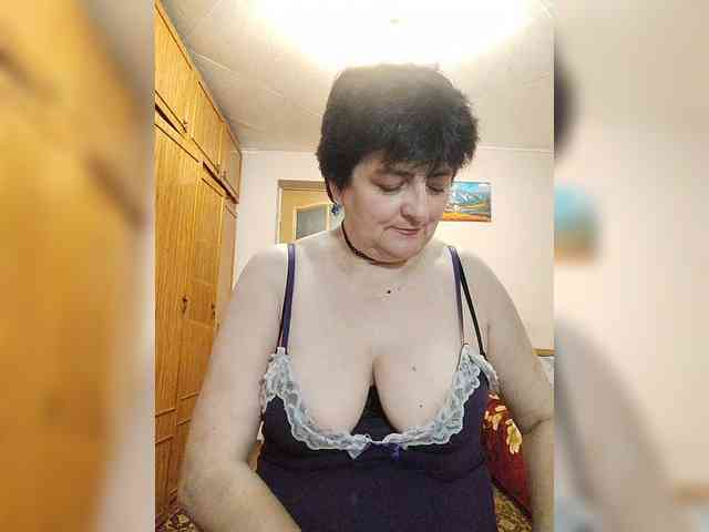 IsXLoves webcam