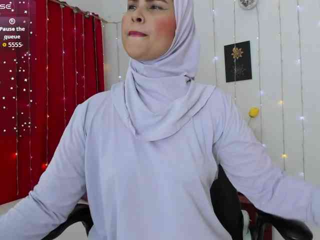 AishaAmin webcam