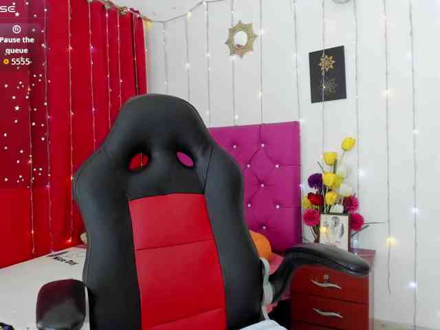 AishaAmin webcam
