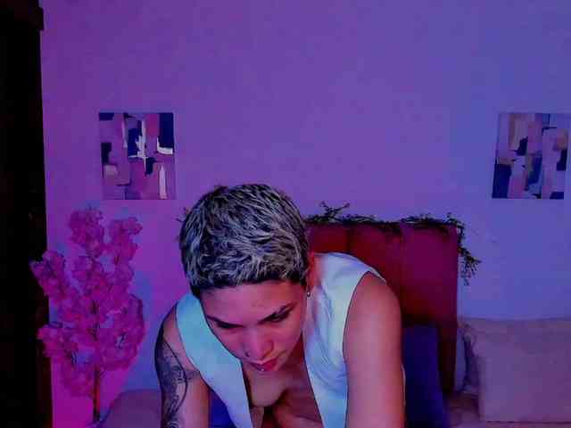 LauraR webcam