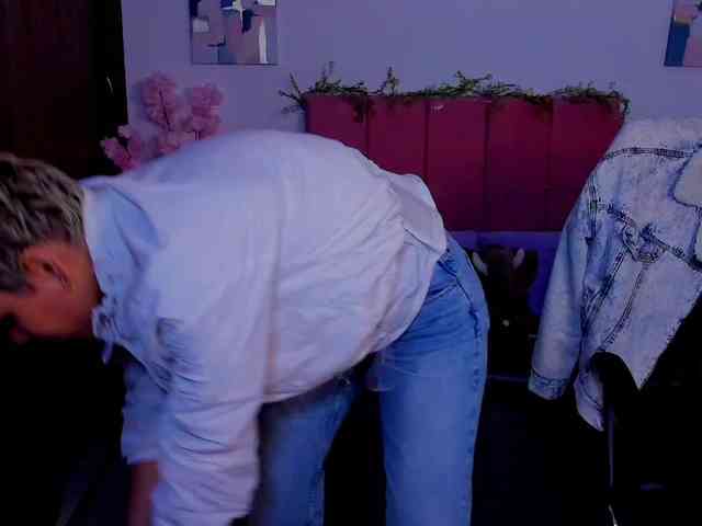 LauraR webcam