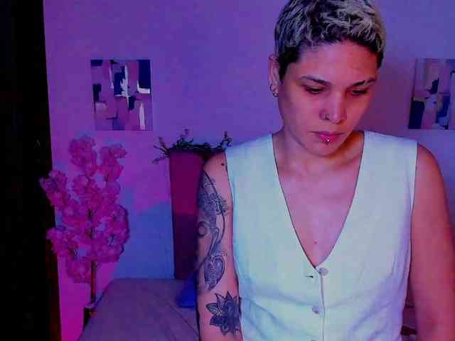 LauraR webcam