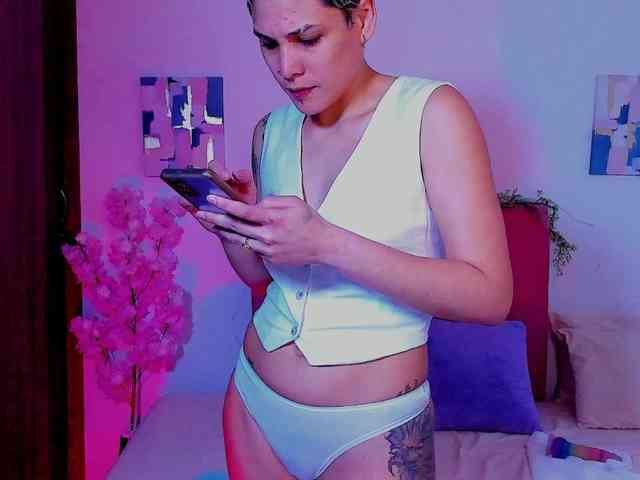 LauraR webcam