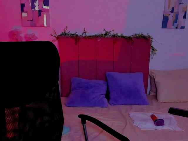LauraR webcam