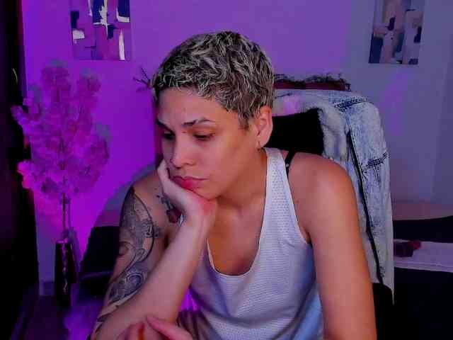 LauraR webcam