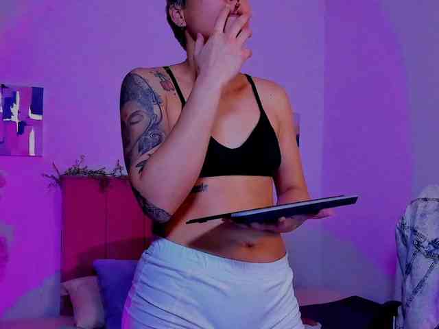 LauraR webcam