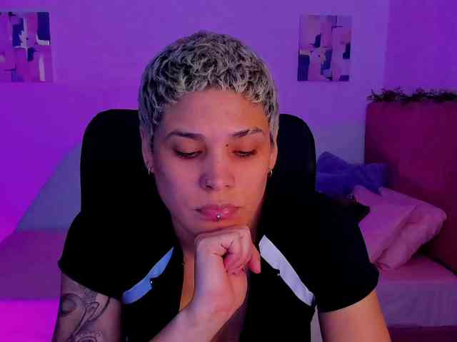 LauraR webcam