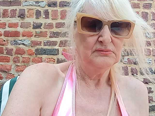 MissLuluDivine webcam