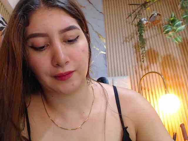 hornyssluttt webcam