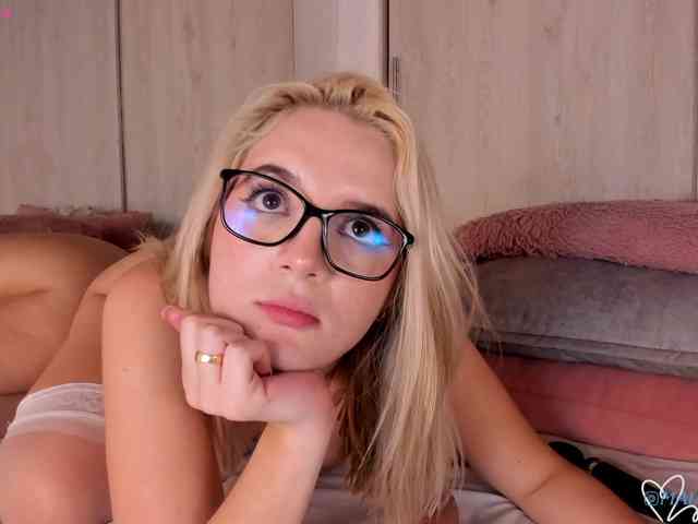 MaiaCollins webcam