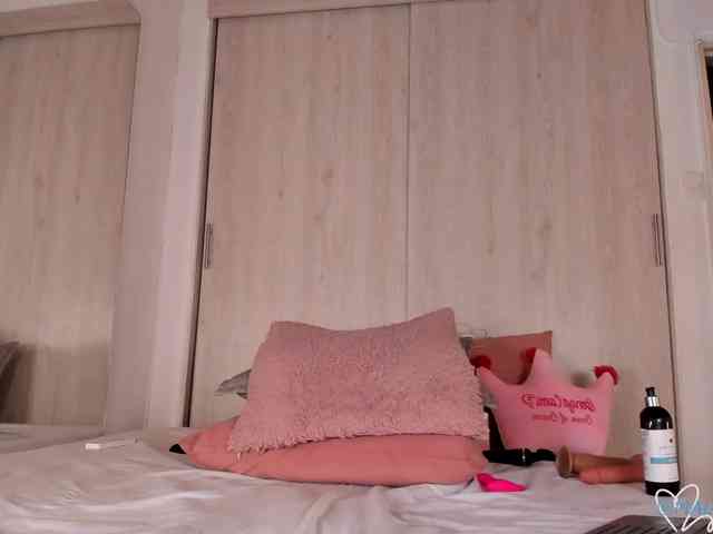 MaiaCollins webcam