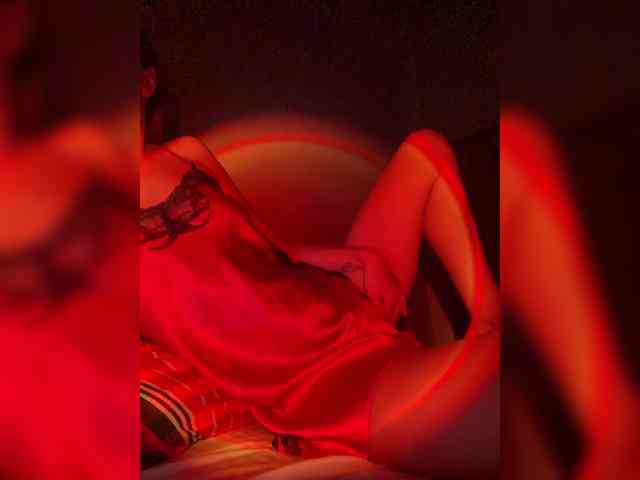 KinaMoonLove webcam
