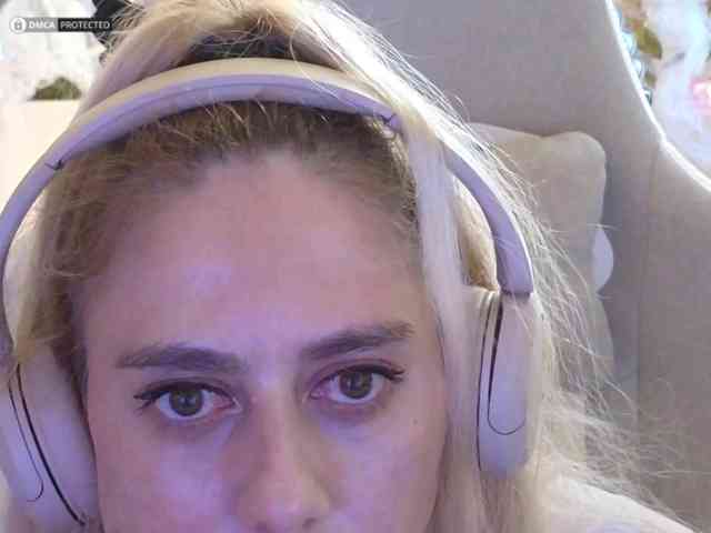 ballerina_capuchina webcam