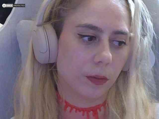 ballerina_capuchina webcam