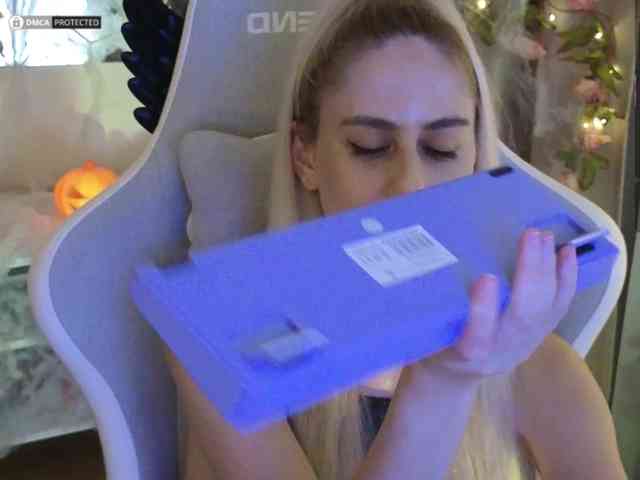 ballerina_capuchina webcam