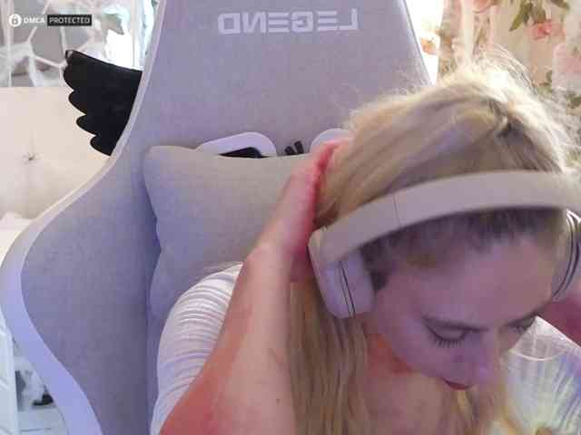 ballerina_capuchina webcam