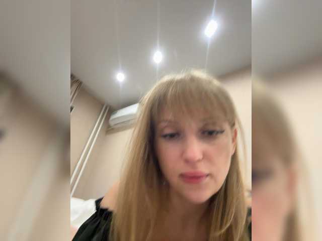 Accedi alla chat con il nickname Mariana123z Mariana123z