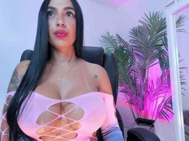 alina-cruz webcam