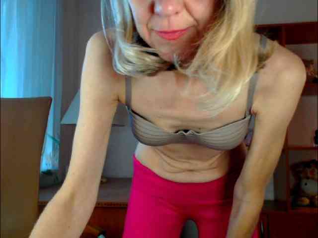Tanya6547 webcam