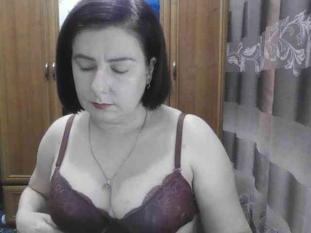 SophieNightAh webcam