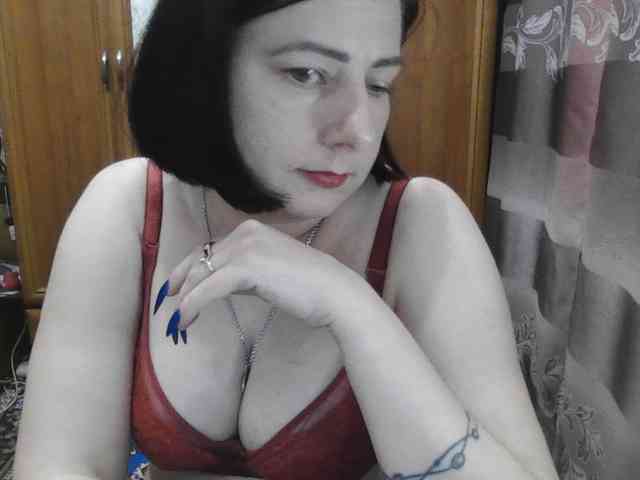 SophieNightAh webcam