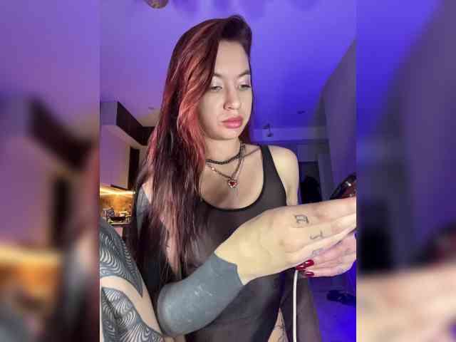 Lina69Femdom webcam